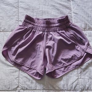 LILAC LULULEMON SHORTS